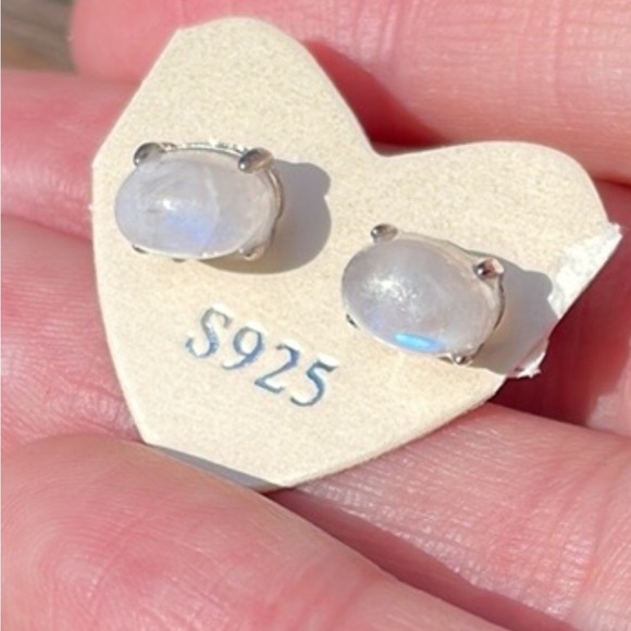 Genuine moonstone .925 studs - Picture 2 of 16